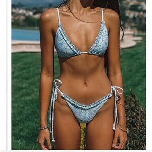 Blackbough bikini new never worn with tags Size small for the top and bottom